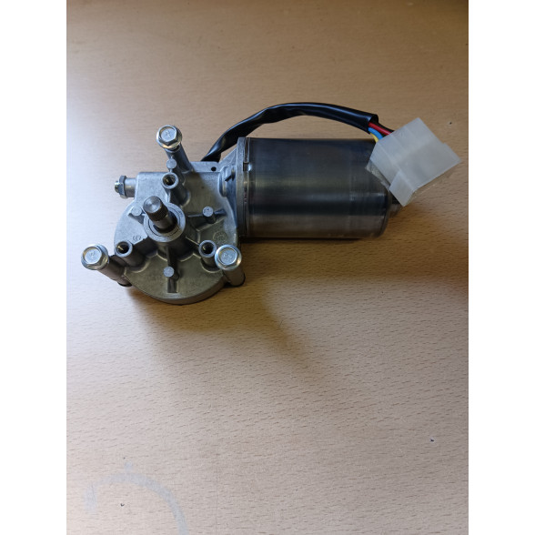 Logu tīrītāja motors(priekš.)1000213493