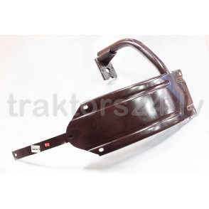 Priekš.spārna kronšteins (lab.) 822-8403015-01