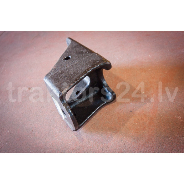 Kabīnes atbalsta kronšteins (kr.) 80-6700031-B